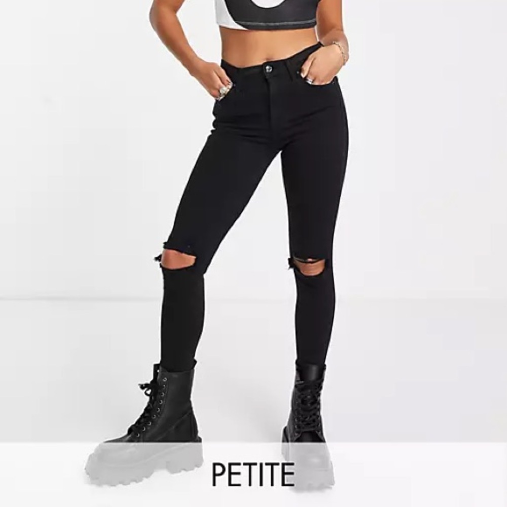 NEW TopShop Petite Jamie jeans with distressed knee rips in black
